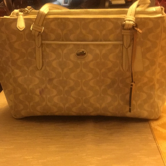 Coach Bag - Picture 7 of 8